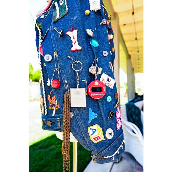 Custom 80's Denim Jean Jacket Levi's Orange Label Charms Pins Patches - Picture 13 of 15